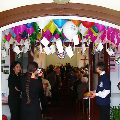 Festgottesdienst in der St. Michael Kirche anlässlich des 50-jährigen Gemeindejubiläums 2005 Festgottesdienst in der St. Michael Kirche anlässlich des 50-jährigen Gemeindejubiläums 2005