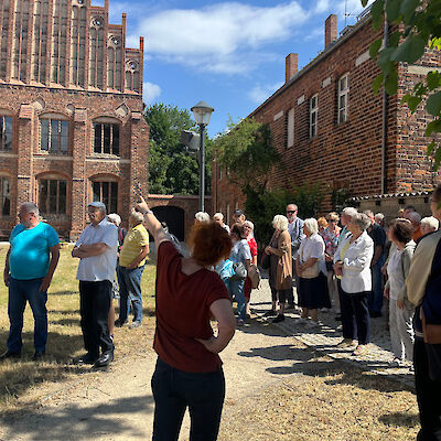 Führung im Kloster Zinna, Juni 205 Führung im Kloster Zinna, Juni 205