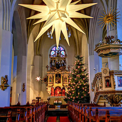 weihnachtliche geschmückte Kreuzkirche, Dezember 2019