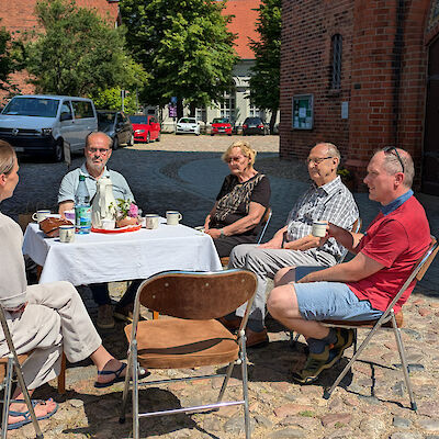 Sprechstunde und Offene Kirche, Juni 2025