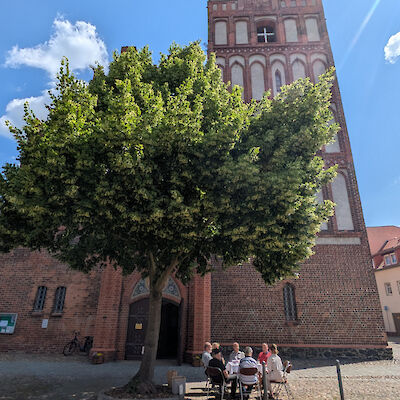 Sprechstunde und Offene Kirche, Juni 2025