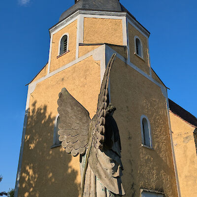 Engel und Kirchturm, Juli 2025